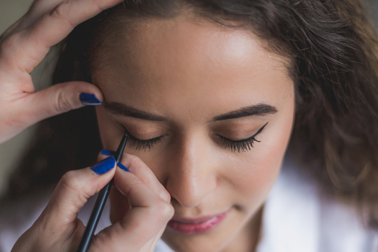 Is eyeliner bad for my eyes? Lenstore.co.uk